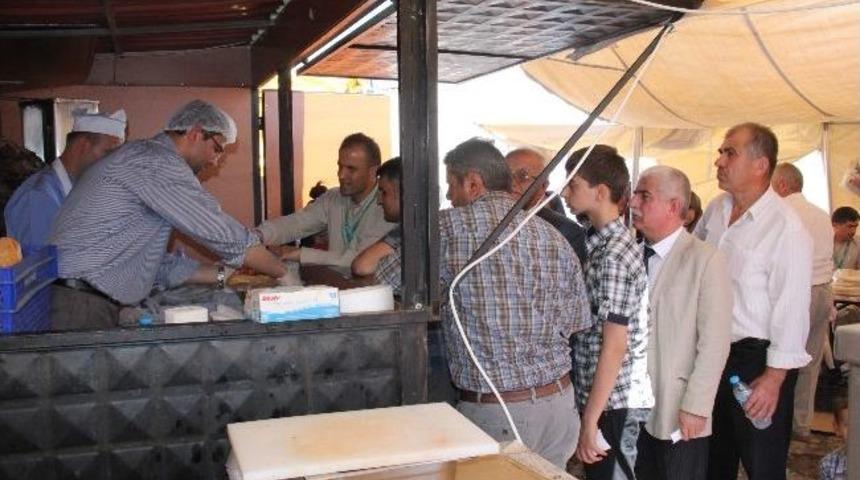 &Ouml;ğrenciler Yararına Yapılan Kermes B&uuml;y&uuml;k İlgi G&ouml;r&uuml;yor