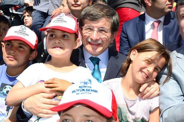 Bakan Davutoğlu, Konya’da Çocuk Şenliği'ne Katıldı