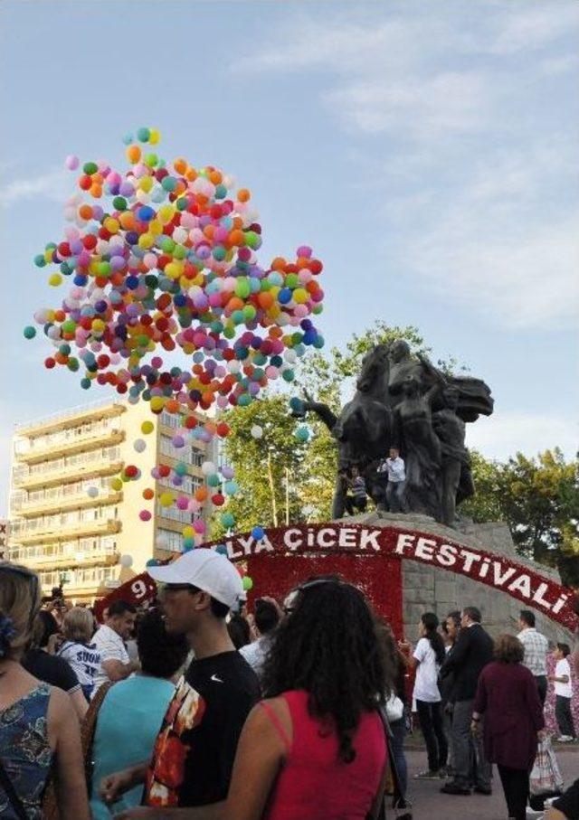 9. Ulusal Çiçek Festivali Antalya’da Başladı