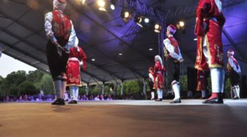 Balkanlı &Ouml;ğrenciler Sahne Etkinlikleriyle Coşturdu