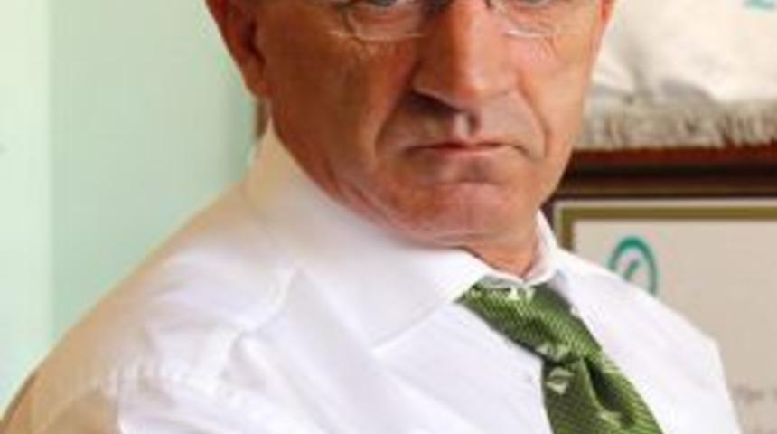 Cezaevi M&uuml;d&uuml;r&uuml; Lojman Bah&ccedil;esinde Vurularak Yaralandı