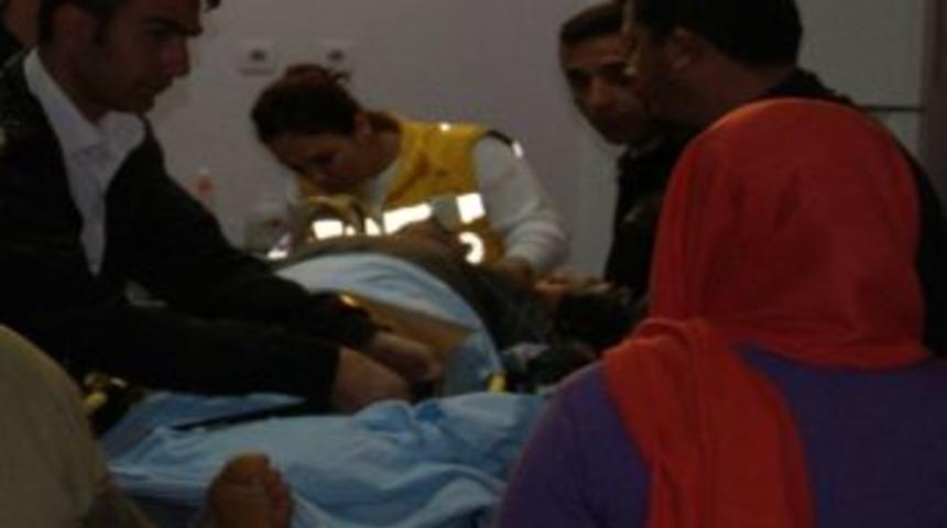 Tatvan&rsquo;da Minib&uuml;s U&ccedil;uruma Yuvarlandı: 7 Yaralı