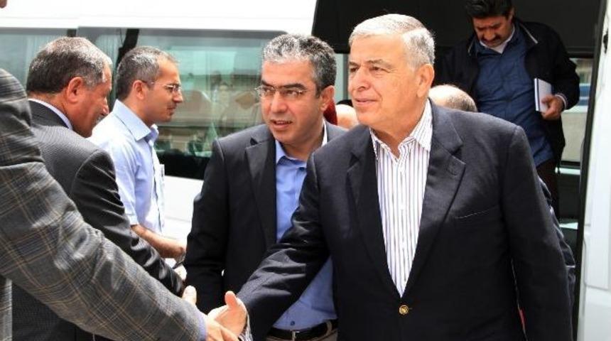 Akil İnsanlar Heyeti Ardahan'da Stk Temsilcileri İle Bir Araya Geldi