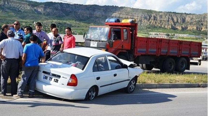 D-100 Karayolunda Maddi Hasarlı Kaza
