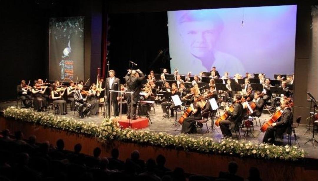 Festival &ldquo;thomas Hampston&rdquo; Konseriyle Başladı