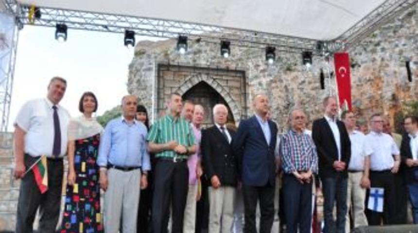 Alanya Uluslararası Turizm Ve Sanat Şenliği Başladı