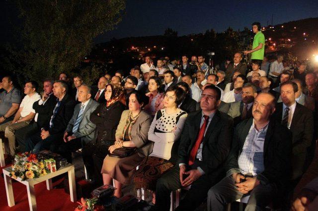 Üstad, Sakarya Nehri Üzerinde Düzenlenen Şiir Akşamıyla Anıldı