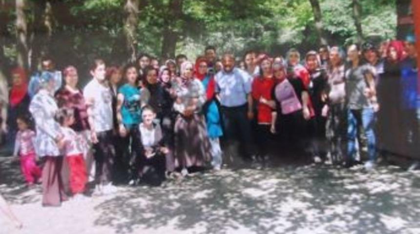 Er&ccedil;al fındık &ccedil;alışanları piknik yaptı