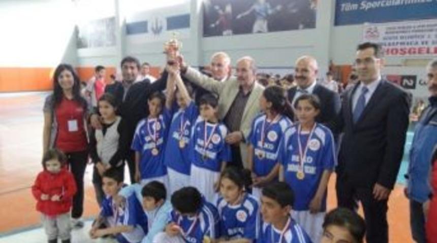 Mendilkapmaca Ve Seksek Turnuvası Finali Yapıldı