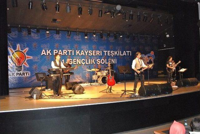 Ak Parti'den Gençlik Şöleni