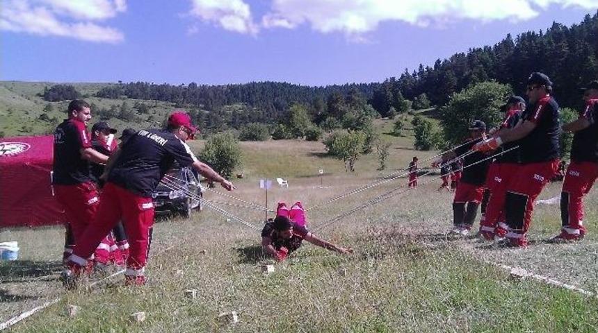 Asya Arama Kurtarma Abant&rsquo;ta Kampa Girdi