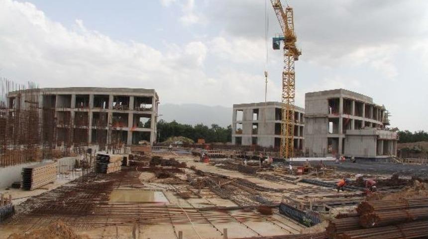 100 Yataklı Hastane İnşaatı Hızla Y&uuml;kseliyor