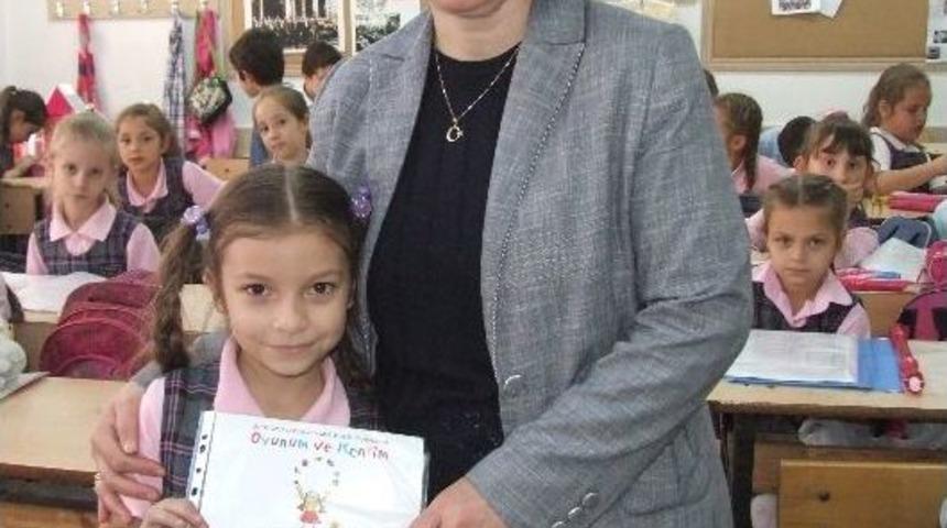 Minik Ressama İkinci &Ouml;d&uuml;l