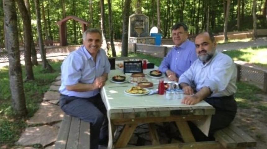 &Uuml;nl&uuml; Hattat Ve Nakkaş Hendek&rsquo;te