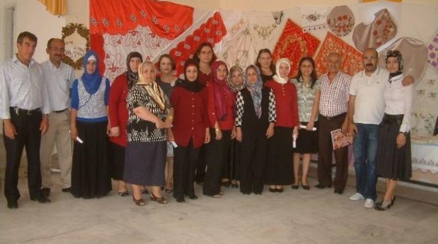 Şark&ouml;yl&uuml; Kadınlara Altın Bilezik