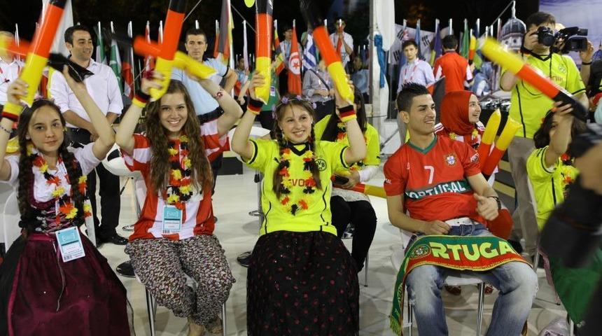 Alman &Ouml;ğrenciler Şampiyonluk Ma&ccedil;ını Kardeş&ccedil;e Izledi