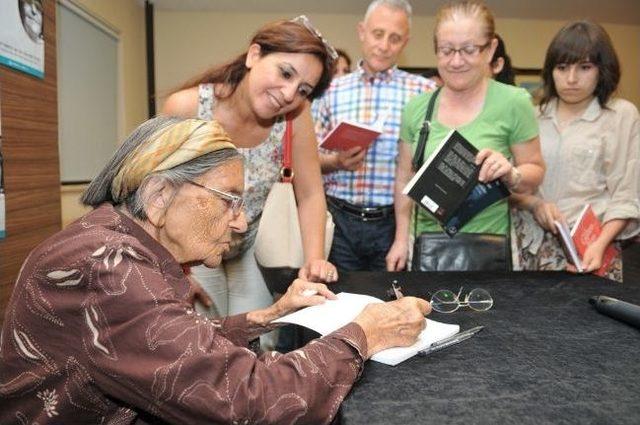 Şair G&uuml;lten Akın Bursalı Sanatseverlerle Buluştu 1