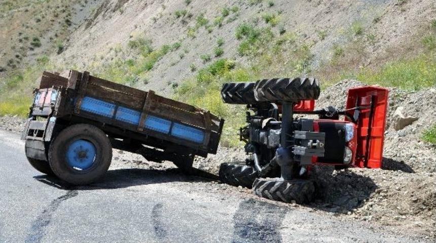 Sivas&rsquo;ta Trakt&ouml;r Kazası:3 Yaralı