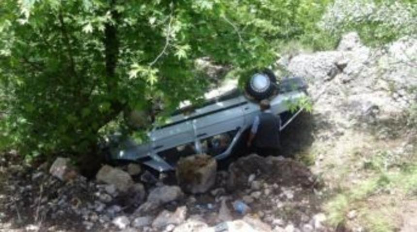 Otomobil 70 Metrelik U&ccedil;uruma Yuvarlandı