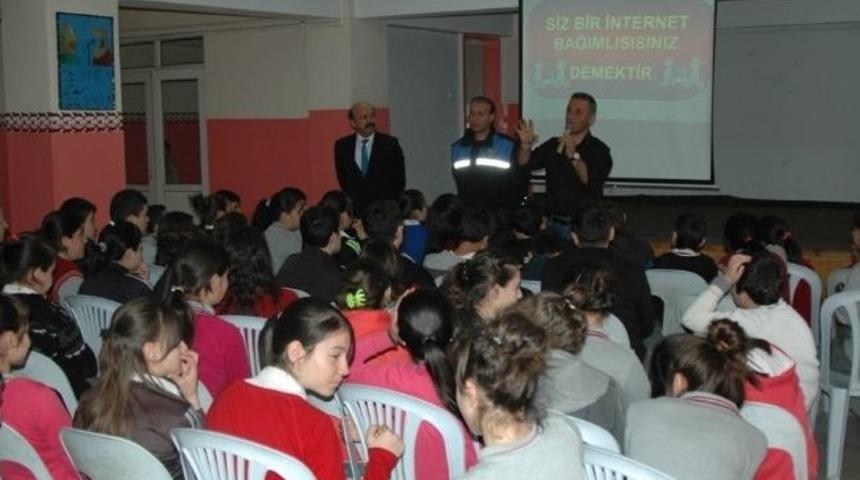 Polis, 5 Bin &Ouml;ğrenciye G&uuml;venli İnterneti Anlattı