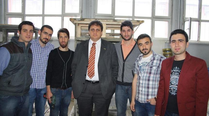 Sağlam Olmayan Yapılara Dikkat &Ccedil;ekmek I&ccedil;in Model Bina Inşa Ettiler