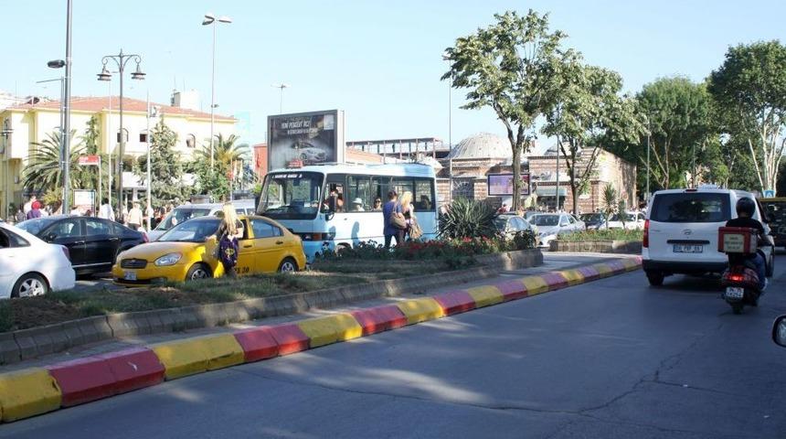 Şampiyonun Renkleri Kaldırım Taşlarında