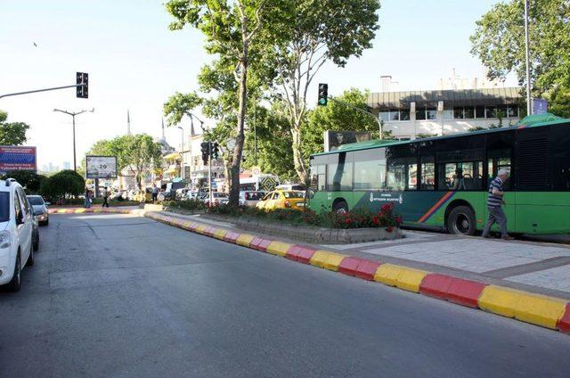 Şampiyonun Renkleri Kaldırım Taşlarında