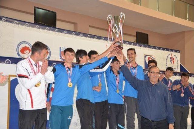 Curlingte Erkeklerde Gençlikspor Bayanlarda Çelebispor Türkiye Şampiyonu Oldu