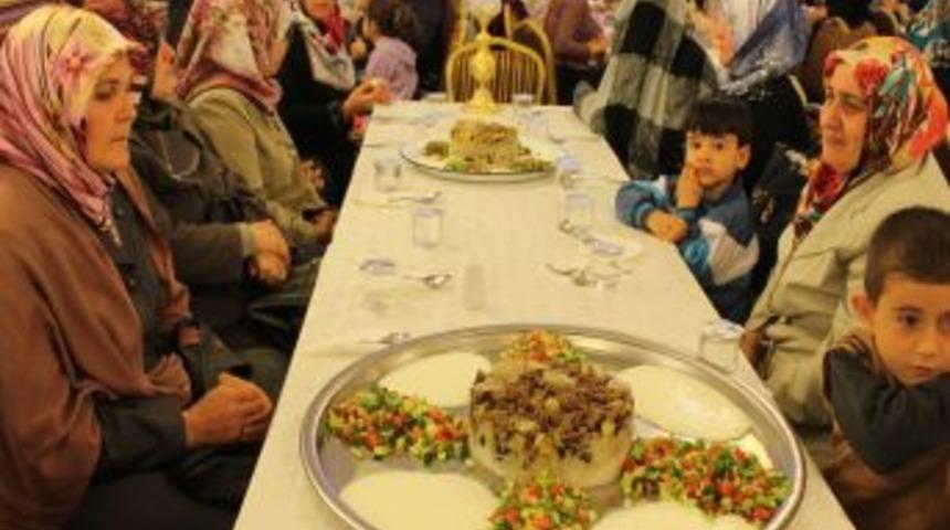 ELVANDER, '2. Maklube Ve Anneler G&uuml;n&uuml;' Şenliği D&uuml;zenledi