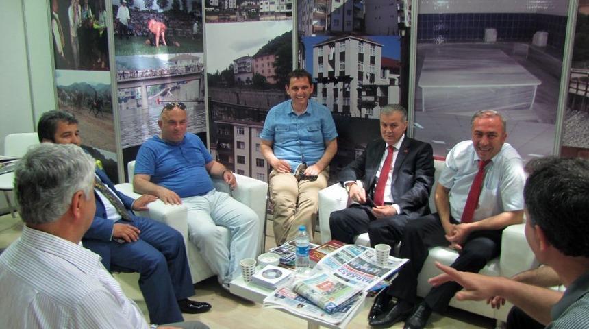 İkizce Belediyesi&rsquo;nin Feshane'deki Standı Ziyaret&ccedil;i Akınına Uğradı