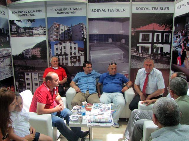 İkizce Belediyesi&rsquo;nin Feshane deki Standı Ziyaret&ccedil;i Akınına Uğradı 1