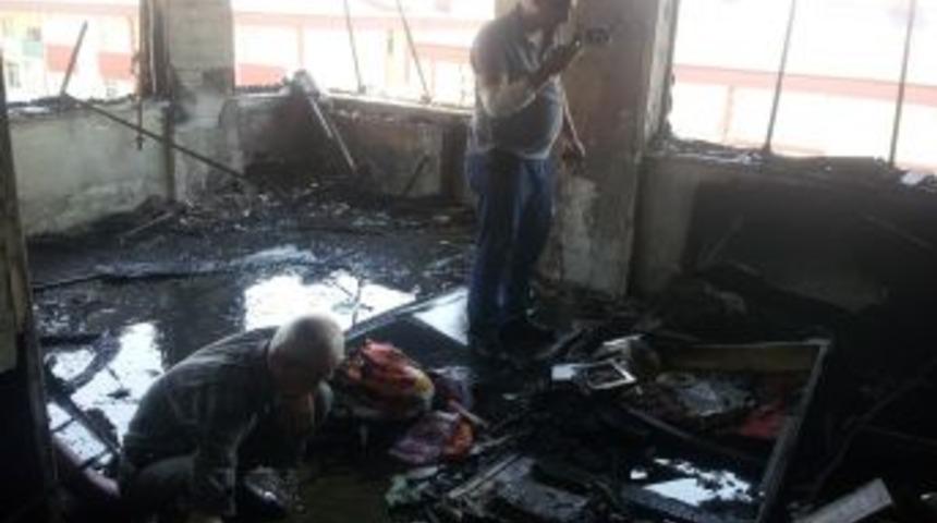 Bir Anda Alev Alan Televizyon Yangına Sebep Oldu