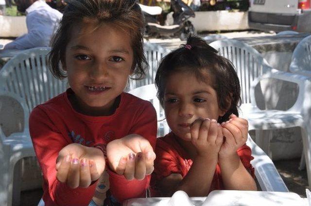 Karako&ccedil; K&ouml;y&uuml;&rsquo;nde Eller, Yağmur İ&ccedil;in Duaya Kalktı 2