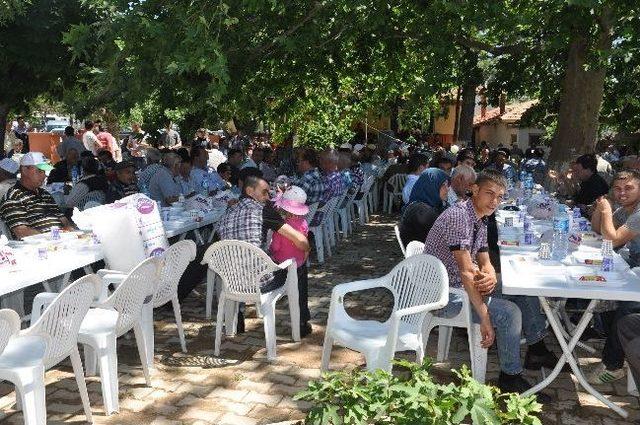 Karako&ccedil; K&ouml;y&uuml;&rsquo;nde Eller, Yağmur İ&ccedil;in Duaya Kalktı 3