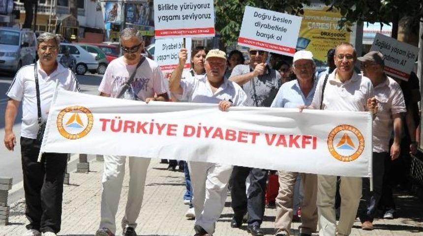 Samsun'da "diyabeti Durduralım" Y&uuml;r&uuml;y&uuml;ş&uuml; D&uuml;zenlendi