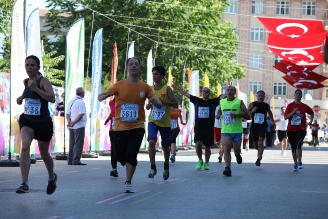 &Ccedil;ayırova Yarı Maratonu 4. Kez Koşuldu