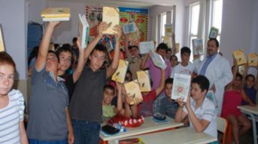 Gazipaşa K&ouml;rfez Dershanesi'nden Ilk&ouml;ğretim &Ouml;ğrencilerine 100 Temel Eser
