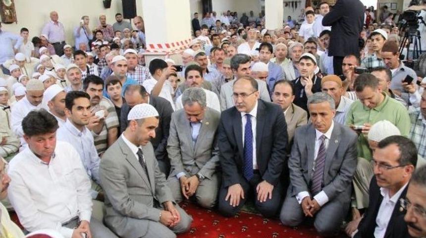 Arın&ccedil; Akhisar&rsquo;da İcazet T&ouml;renine Katıldı