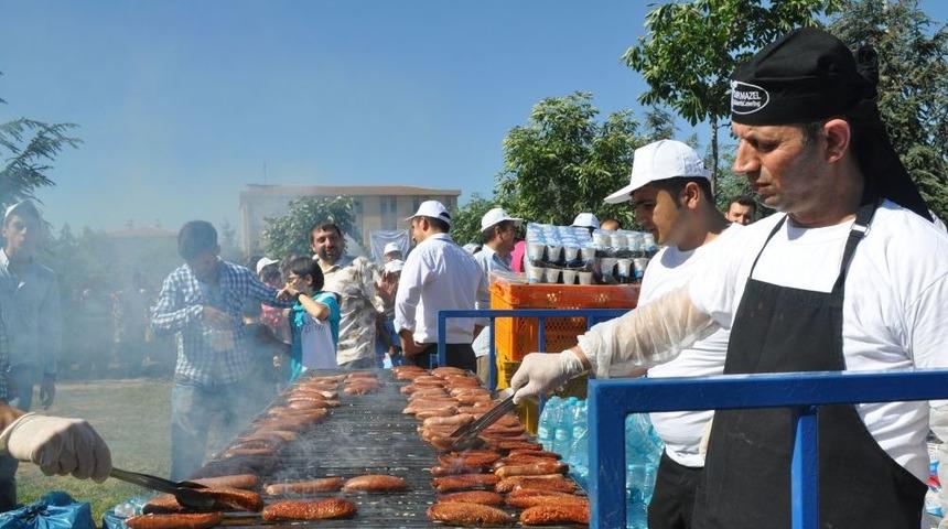 Sucuk Festivalinde 1,5 Ton Sucuk Dağıtıldı