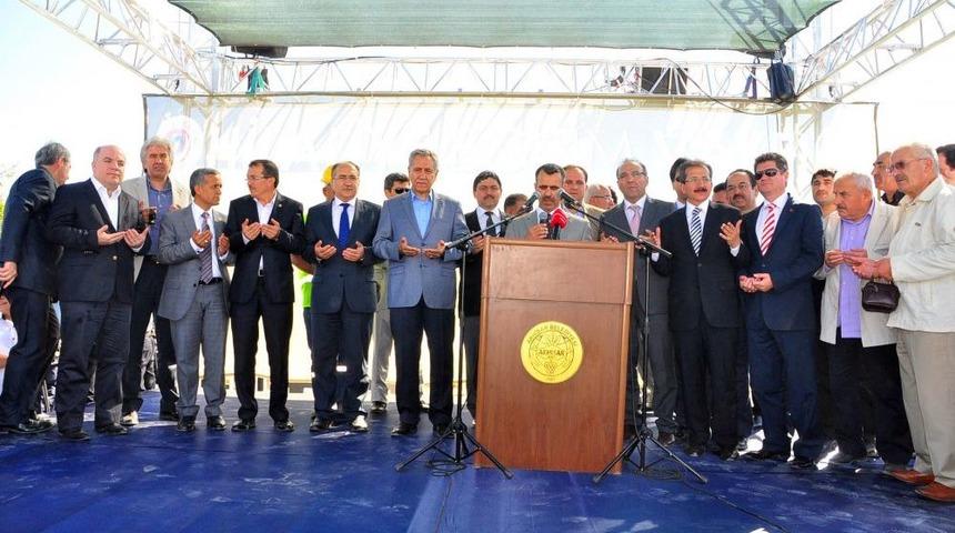 Arın&ccedil;: Bu Kanunu &Ccedil;ıkardığımız I&ccedil;in Bizi 4. Murat'a Benzetenler Olabilir