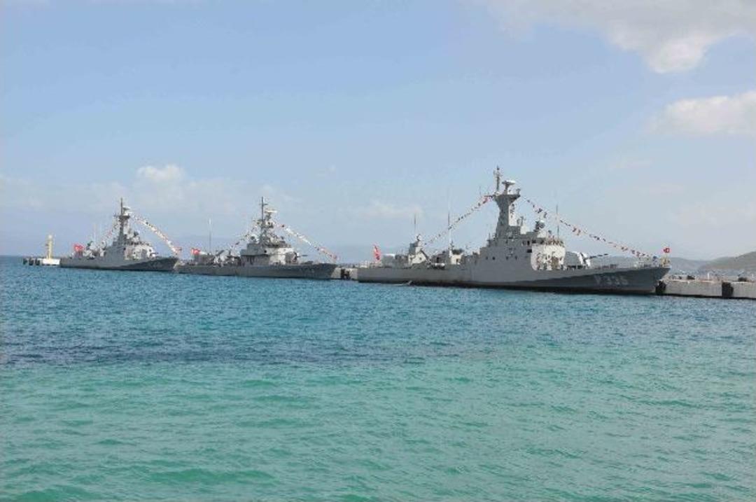 Komutanlardan Kuşadası Belediyesi&rsquo;ne Ziyaret