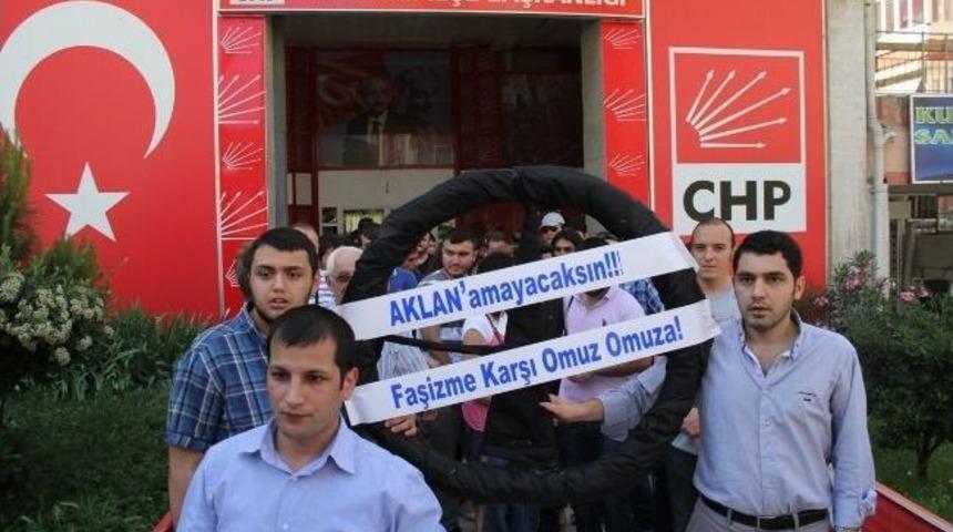 CHP&rsquo;li gen&ccedil;ler, CHP&rsquo;yi protesto etti