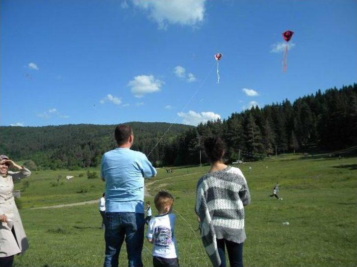 Azdavayda Uçurtma Şenliği Yapıldı G3