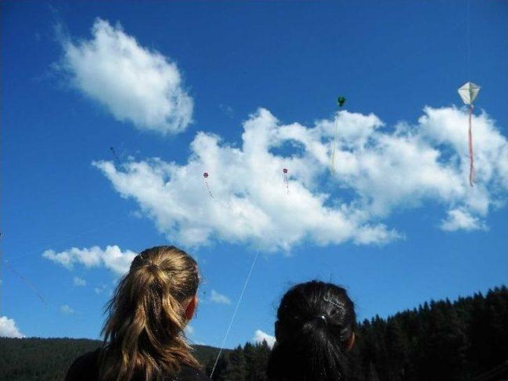 Azdavayda Uçurtma Şenliği Yapıldı G5