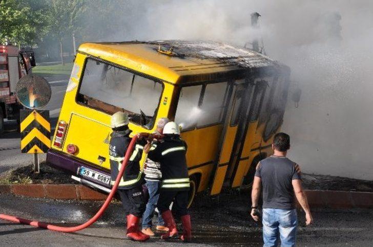 Yolcu Minibüsü Alev Alev Yandı G1