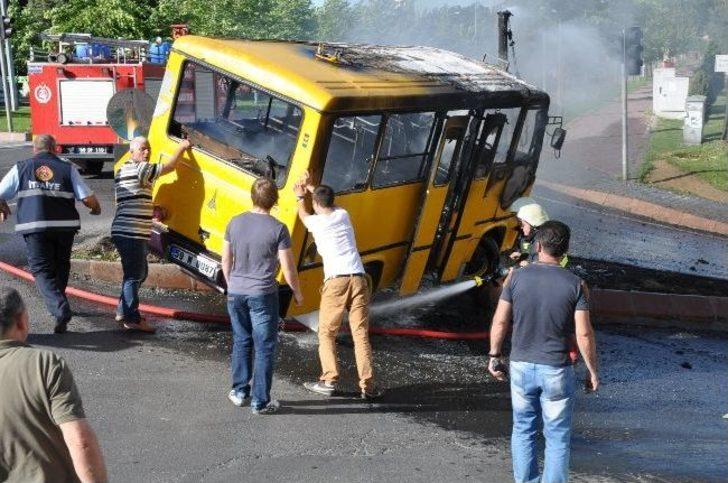 Yolcu Minibüsü Alev Alev Yandı G3