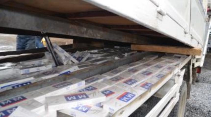 Tatvan&rsquo;da 7 Bin 762 Paket Ka&ccedil;ak Sigara Ele Ge&ccedil;irildi