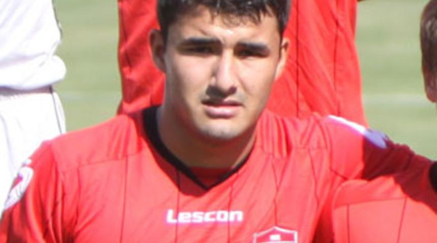 Gen&ccedil; futbolcu hayatını kaybetti