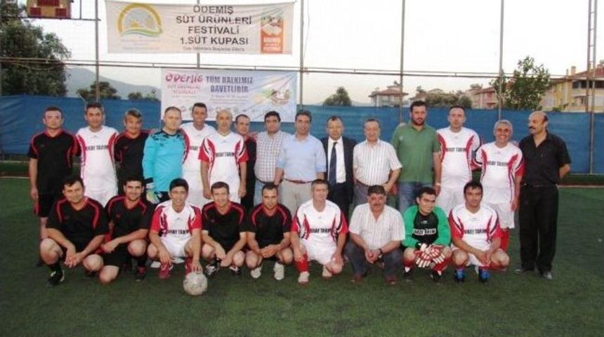 1. S&uuml;t &Uuml;r&uuml;nleri Festivali Kapsamında Futbol Turnuvası D&uuml;zenlendi