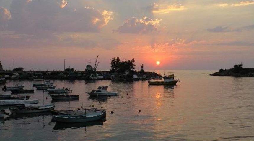 Karadeniz'de G&uuml;n Batımı